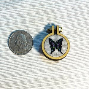 Miniature Embroidery Hoop Pin